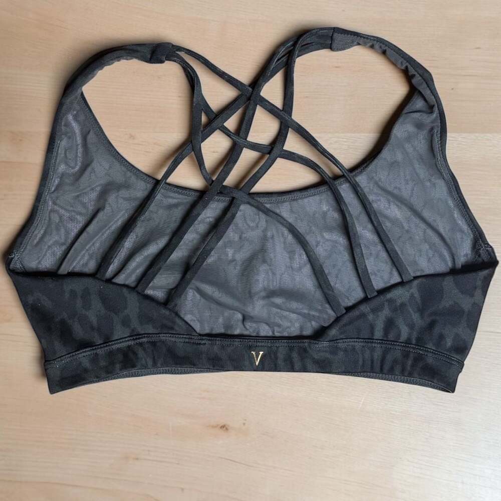 Victoria's Secret Strappy Back Leopard Print Sport Bra Size Medium